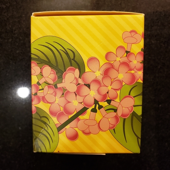 Stella Mare Lilac Soy Candle New in Box - Picture 5 of 12